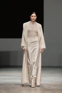 Hauts pour femmes de haute couture, élégants, GISELLE TOP, Blouse, Vêtements, ODM, 92% Polyester, 8% Rayonne, Dentelle cordonnée, Débardeurs pour femmes - Product Image 5