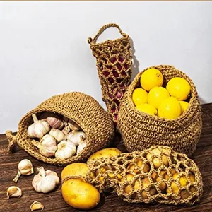 जूट फांसी के लिए सब्जी crocheted भंडारण टोकरी रसोई लहसुन कीपर प्याज भंडारण