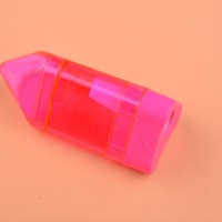 Taille-crayon en plastique lisse à trou unique, avec taille-crayon en caoutchouc, aiguisoir créatif pour étudiants peut être personnalisé avec logo