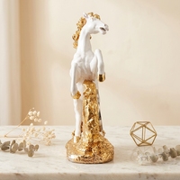 Nouvelles sculptures de chevaux en résine argentée/dorée, art populaire européen, sculptées à la main, pour la décoration de la maison, de l'hôtel et du bureau