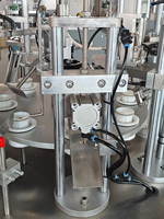 Machine de remplissage et de scellage automatique rotative de tubes souples de qualité industrielle avec fonctionnement continu et stable