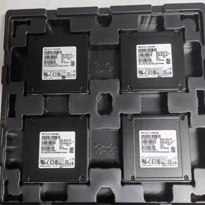 PM9A3 7.68T U.2 NVMe PCIE 4.0 Gen4 MZQL27T6HBLA-00A07 SSD pour serveur - Product Image 4