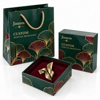 Boîte à broches HERITAGE personnalisée de petite taille avec logo et ensemble de sacs cadeaux assortis