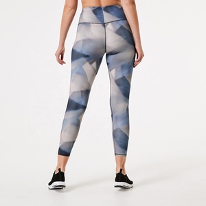 Leggings de yoga pour femmes imprimés confortables de style 2021 avec un stretch quadridirectionnel et un matériau 100% polyester écologique - Product Image 4