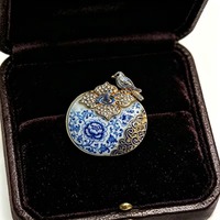 Bros Bunga Burung Porselen Biru dan Putih Kristal Berlian Imitasi Enamel Paduan Logam Pin Kerah Aksesori Perhiasan Wanita Oriental
