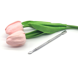Outil de soin des ongles, pousse-ongles double face en acier inoxydable, coupe-cuticules à bord droit, pour manucure et pédicure en salon - Product Image 4