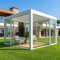 Pergola moderne en aluminium blanc avec toit à lames, gazebo imperméable, pavillon bioclimatique, stores LED à télécommande, terrasse de piscine