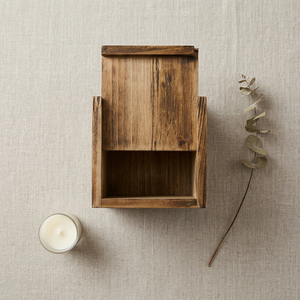 Caja de pañuelos cuadrada de madera marrón miel con acabado envejecido, estilo Zen asiático, de QUALCOSA INTERNATIONAL, con panel inferior deslizable duradero. - Product Image 5