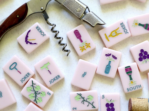 La Colección de Vinos en Rosé: Juego de Mahjong Americano de Diseño, Hecho a Medida en Fábrica - Product Image 3