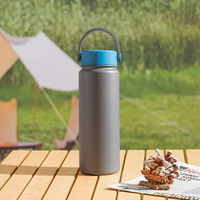 Diseño moderno 750ml gran vacío de acero inoxidable deportes termo taza con pajita de plástico portátil para regalos de negocios uso al aire libre