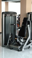 Machine de musculation rotative à charge par poulie de qualité professionnelle, équipement de fitness commercial robuste pour l'entraînement de la force musculaire, haute stabilité