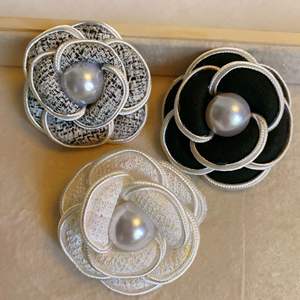 豪華なフランスの小さな香りのブローチ手作り布Camelliaビンテージパールピンドレスシャツ女性のためのコサージュ - Product Image 4