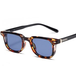 Gafas de Sol Cuadradas con Remaches y Logotipo Personalizado, Estilo Vintage, con Protección UV400, para Hombre y Mujer - Product Image 1