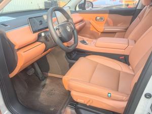 LEAPMOTOR C10 Edición Inteligente 2024, SUV Eléctrico Gris, Autonomía <span class=keywords><strong>de</strong></span> 530 km, 8000 km Como Nuevo - Product Image 4