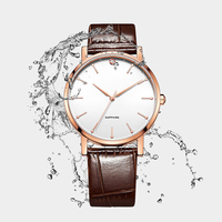Montre de couple élégante et luxueuse, boîtier carré de 28 mm avec lunette dorée, chiffres romains, bracelet en cuir, quartz, pour un usage quotidien