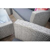 Ensemble de meubles de jardin en rotin 4 pièces de style moderne, table et chaises confortables pour terrasse extérieure, idéal pour hôtels, cours et parcs