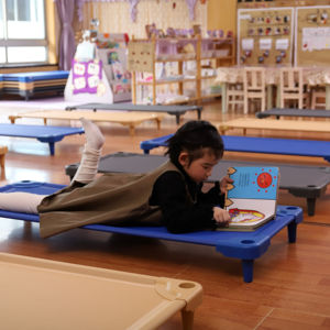 <span class=keywords><strong>Lit</strong></span> d'appoint moderne Yalong BC-003 en plastique durable, écologique et confortable pour tout-petits, portable, pour chambre d'enfant ou école - Product Image 1