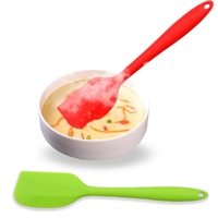 Deux tailles disponibles peuvent faire logo personnalisé ensembles d'ustensiles de cuisine en Silicone ensemble de coupe-mélangeur grattoir à pâtisserie