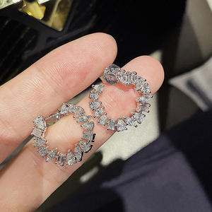 Orecchini E2466 in Oro Bianco con Diamanti Taglio a Pera Colore D Naturale Classici da Donna per Uso Quotidiano - Product Image 5