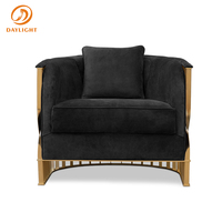 Komfortabler Wohnzimmer-Loungesessel Moderner Luxus-Sofastuhl Hotel Goldener Metallrahmen Schwarze Sessel