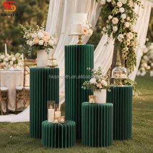 Ensemble de piliers de présentation ronds côtelés de différentes hauteurs, vert émeraude foncé, pour centre de table de mariage et support à desserts - Product Image 1