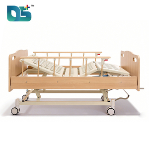 Lussuoso Letto Ospedaliero Manuale Pieghevole con Pannello in Legno e 3 Manovelle a Vite per Disabili e Uso Domestico - Product Image 1