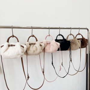 Tas selempang wanita, kantung Jinjing lipit bulu rubah tekstur musim dingin - Product Image 2