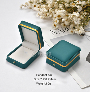 Boîte à bijoux durable en cuir PU vert avec bordure dorée, personnalisable pour les commandes en gros de bijoux - Product Image 2
