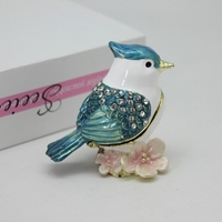 SHINNYGIFTS Boîte à bijoux moderne et durable en alliage de pewter émaillé bleu avec fermeture magnétique, mini porte-bijoux pour bagues et bibelots, décoration d'intérieur