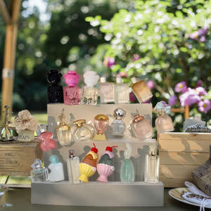 Di alta qualità Mini <span class=keywords><strong>profumo</strong></span> portatile da <span class=keywords><strong>donna</strong></span> <span class=keywords><strong>profumo</strong></span> di lunga durata, Set da viaggio marca 30ml <span class=keywords><strong>floreale</strong></span> e <span class=keywords><strong>fruttato</strong></span> Spray all'ingrosso - Product Image 5