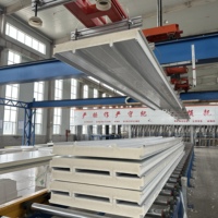 Panneaux de toiture sandwich isolants en polyuréthane ignifuges et écologiques personnalisés pour les chambres froides et les hôtels, en tailles de 50 à 150 mm