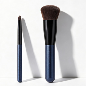 Juego de 2 Brochas de Maquillaje de Nailon con Mango de Madera, Herramienta Cosmética para Aplicar Rubor en la Nariz, Logotipo Personalizado OEM - Product Image 1