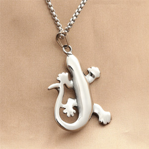 yunnique <b>Titanium</b> Steel Gecko Pendant Men's Stainless Steel Animal Necklace Punk Retro Style Fashion Jewelry Geometric Design - Product Image 2