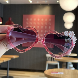 Gafas de Sol en Forma de Corazón para Niños, Resistentes a los Rayos UV, con Decoración de Flores Pequeñas, Nuevas Gafas de Sol Infantiles - Product Image 3