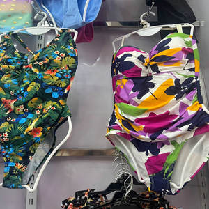 Stock di Abbigliamento: Set Bikini Due Pezzi <span class=keywords><strong>da</strong></span> Donna di Design, Stili Assortiti, <span class=keywords><strong>Costumi</strong></span> <span class=keywords><strong>da</strong></span> <span class=keywords><strong>Bagno</strong></span> Pronti per la Spedizione - Product Image 3