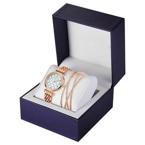 Ensemble de montres à quartz pour femmes en or rose, étanches, avec cadran pavé de cristaux, bracelet en acier inoxydable, bracelet assorti inclus - Product Image 1