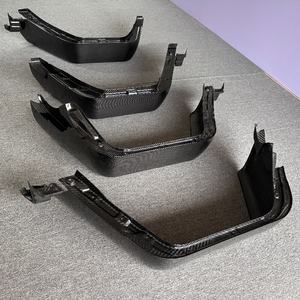 Kit de petit garde-<span class=keywords><strong>boue</strong></span> automobile pour <span class=keywords><strong>Mercedes</strong></span> Benz <span class=keywords><strong>Classe</strong></span> G W464 Nouveau passage de roue en fibre de carbone sec amélioré - Product Image 3