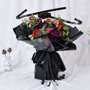 Papier d'emballage pour fleurs en plastique OPP imperméable de style coréen 56*56cm pour emballer un bouquet de fleurs - Product Image 6