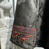 Veste originale pour femme en soie Xiangyun, à col montant, à simple boutonnage, noire, grande taille, à manches longues, avec broderie riche 7434
