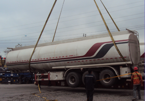 Semi-remorque citerne à huile en acier 2-3-4 essieux 45000 L pour le transport d'essence/diesel - Product Image 4