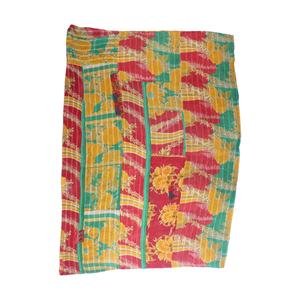 Venta al por mayor jaipuri indio hecho a mano 100% algodón floral kantha edredones indio Reversible cosido a mano pesado tiro viejo Sari Manta - Product Image 1
