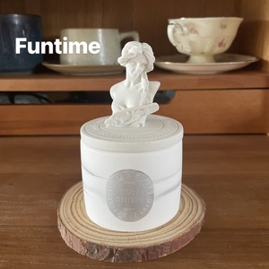 Bougie en cire de soja parfumée à la vanille dans des pots en plâtre, vente en gros |   Fabricant de bougies aromatiques gourmandes en marque privée - Product Image 1