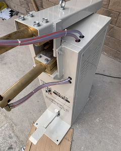 Soudeuse par points à pédale 2+2 3+3 pour tôles galvanisées, équipement de fabrication de conduits HVAC efficace - Product Image 6