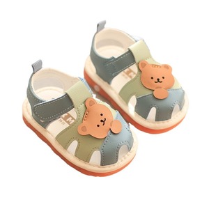 Sandales pour bébé antidérapantes à motif d'ours de dessin animé, sandales d'été pour nouveau-nés, sandales de plage légères pour tout-petits - Product Image 1