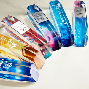 Venta Caliente de Fábrica: Escudos de Cristal Impresos con UV Coloridos y Trofeos de Cristal K9 Grabados Personalizados para Premios Empresariales - Product Image 6