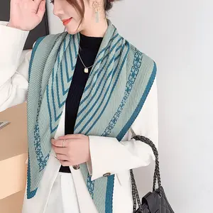 Korean fold warm women's classic stripe neck fashion new diamond asbestos square head heated winter pashmina scarf