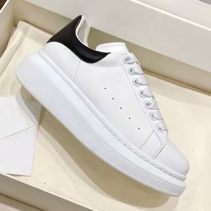 Zapatos de Cuero Casuales de Moda Unisex de Alta Calidad, Nuevos Tenis Blancos MQ, Zapatos para Caminar Transpirables y Cómodos para Exteriores - Product Image 2