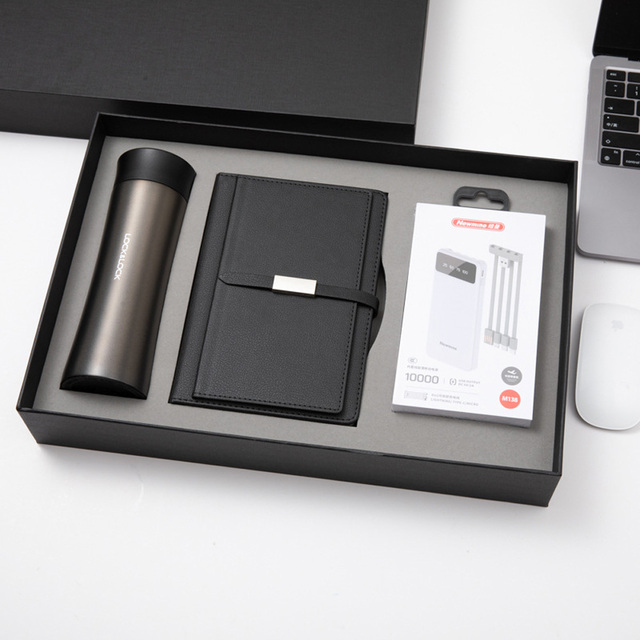 Portable 500ml Stainless Steel Thermos with Carabiner and Mini Notebook for Culinary Trip