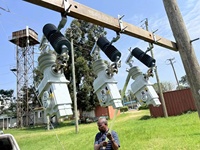 Disjoncteur-réenclencheur monophasé à coupure 15kV-36KV 60/50Hz 16kA/6kA pour installation sur ligne sous tension / Léger / Distance d'isolement observable / RF