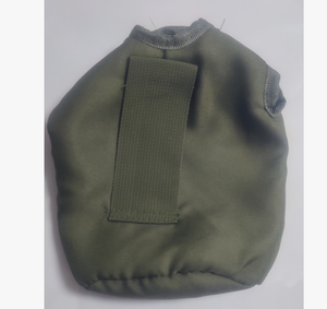 Bouteille d'eau en plastique DFB01 1L avec pochette verte et large boucle de sangle pour ceintures, personnalisable avec crochet. - Product Image 6